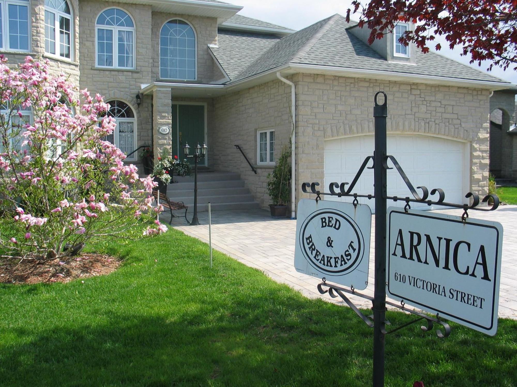 مبيت وإفطار Niagara-on-the-Lake Arnica Bed & Breakfast الغرفة الصورة
